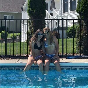 Meet your Posher, Ariana